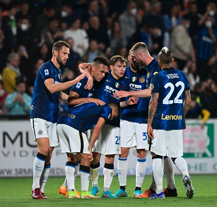 alexis sanchez lap cong giup inter milan danh bai spezia 3 1 hinh 5