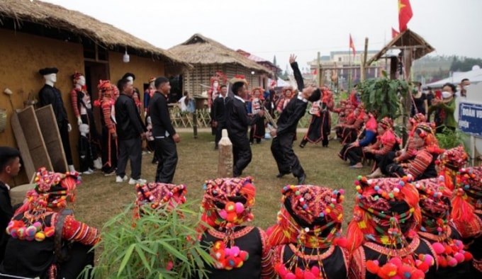 da sac mau tuan du lich  van hoa lai chau nam 2022 hinh 3