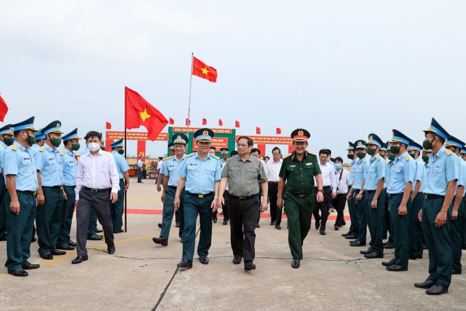 thu tuong pham minh chinh khao sat san bay quan su thanh son tham trung doan khong quan 937 hinh 1