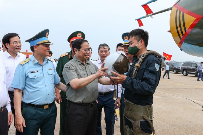 thu tuong pham minh chinh khao sat san bay quan su thanh son tham trung doan khong quan 937 hinh 2