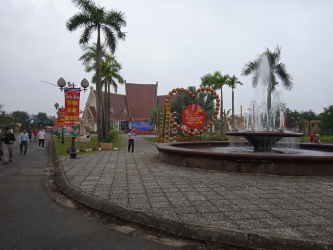 trung bay ton vinh sen trong doi song van hoa viet hinh 2