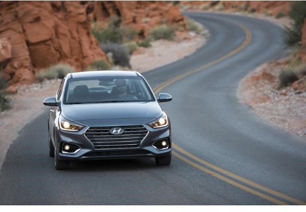 hyundai trieu hoi dong xe accent va elantra de kiem tra loi he thong day an toan hinh 1