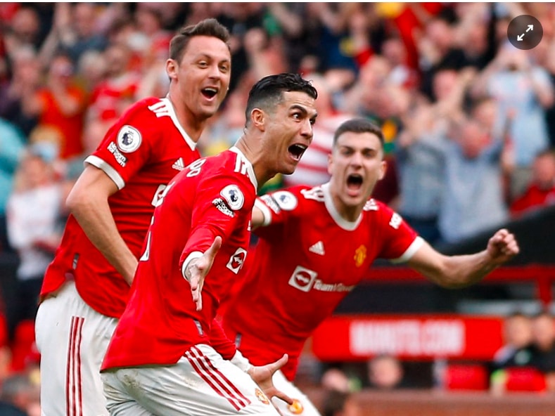 ronaldo toa sang giup man utd thap sang hy vong tro lai top 4 hinh 6