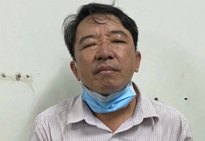 bat doi tuong lam gia hang tram con dau tai lieu cua co quan to chuc hinh 1