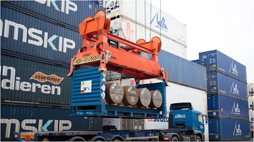 nga phai doi mat voi sut giam luu luong hang hoa va thieu hut container hinh 1