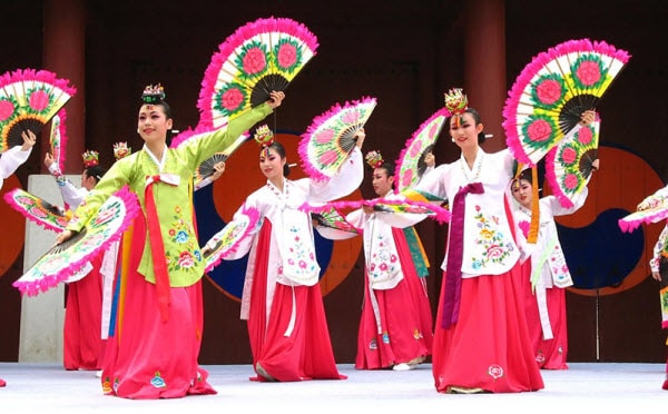 ngay van hoa han quoc tai quang nam co hoi quang ba van hoa dac trung xu quang ra nuoc ngoai hinh 1