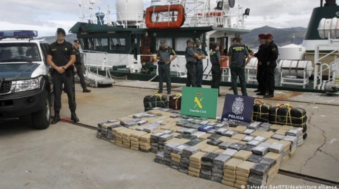 tay ban nha bat giu thuyen danh ca chua 3 tan cocaine hinh 1