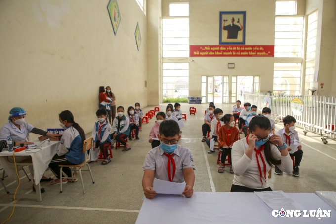 hinh anh tiem vac xin phong covid 19 cho tre tu 5 den duoi 12 tuoi o ha noi hinh 3