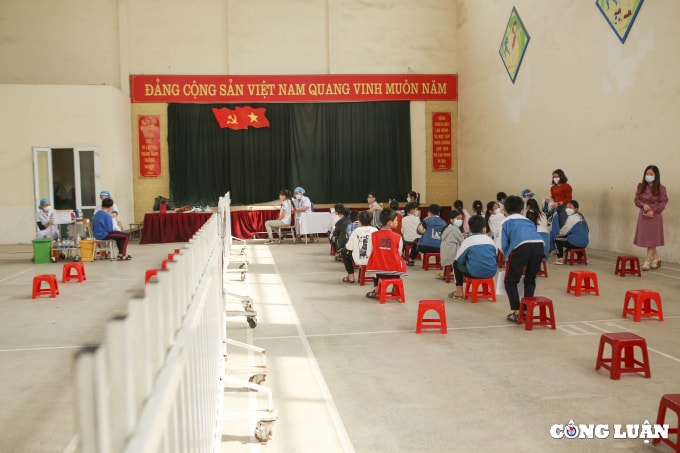 hinh anh tiem vac xin phong covid 19 cho tre tu 5 den duoi 12 tuoi o ha noi hinh 1