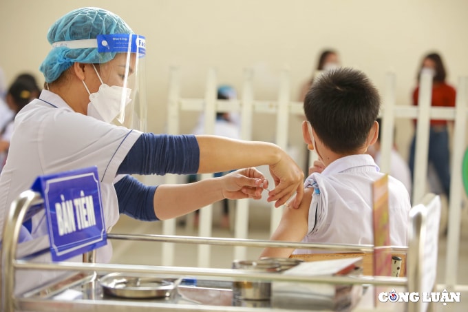hinh anh tiem vac xin phong covid 19 cho tre tu 5 den duoi 12 tuoi o ha noi hinh 12