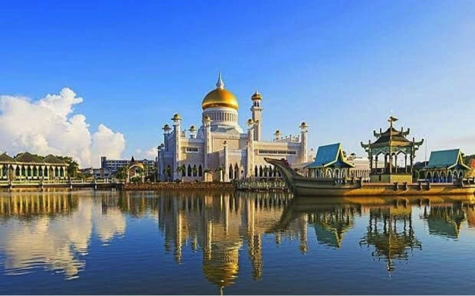 cach quoc vuong brunei chi hang ty usd cho hang ngan xe sang may bay rieng bang vang hinh 4