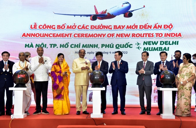 chu tich quoc hoi vuong dinh hue chung kien khai truong cac duong bay thang giua viet nam an do hinh 1