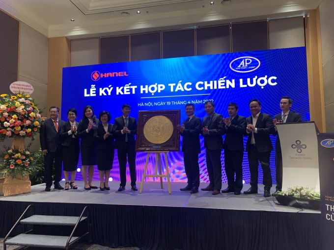 le ky ket hop tac chien luoc giua cong ty hanel va tong cong ty anh phat hinh 3