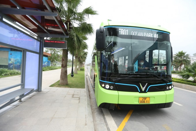 ha noi dua vao khai thac tuyen buyt dien thu sau hinh 1