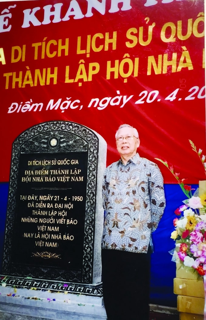 huong ve nguon coi nho on bac ho hinh 2
