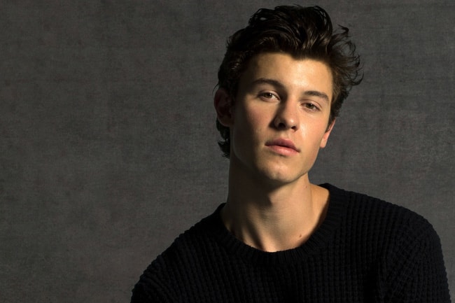 hoang tu nhac pop shawn mendes kho tam vi cam thay kho chia se tren mang xa hoi hinh 1