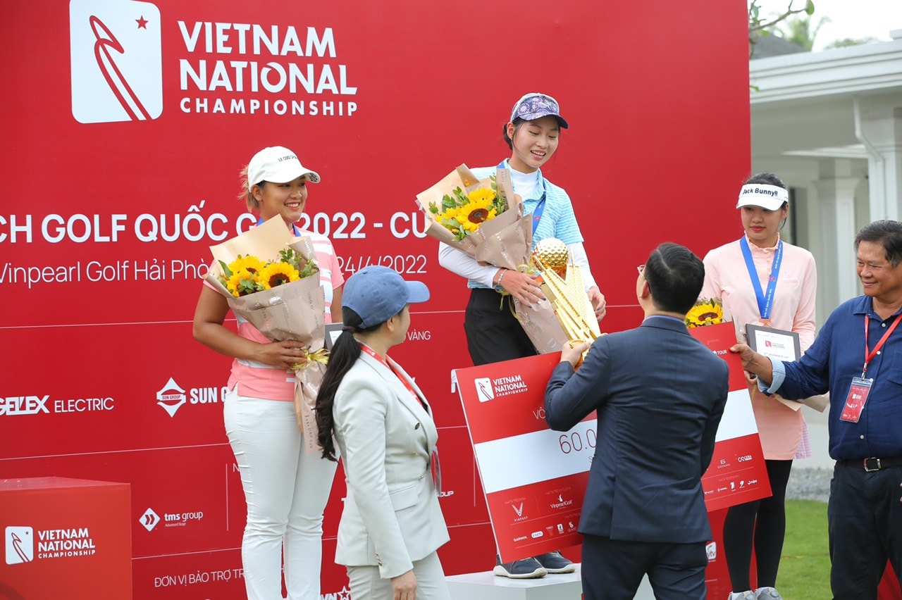 khue minh va anh minh vo dich giai vo dich golf quoc gia 2022 hinh 4