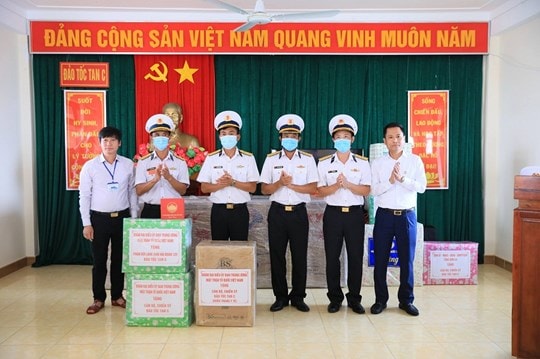 doan cong tac uy ban trung uong mttq viet nam ket thuc tot dep chuyen cong tac tai huyen dao truong sa hinh 6