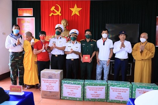 doan cong tac uy ban trung uong mttq viet nam ket thuc tot dep chuyen cong tac tai huyen dao truong sa hinh 7