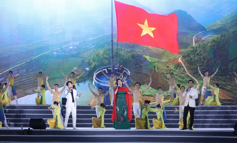 tung bung le hoi du lich bien sam son bay cao vuon xa hinh 2