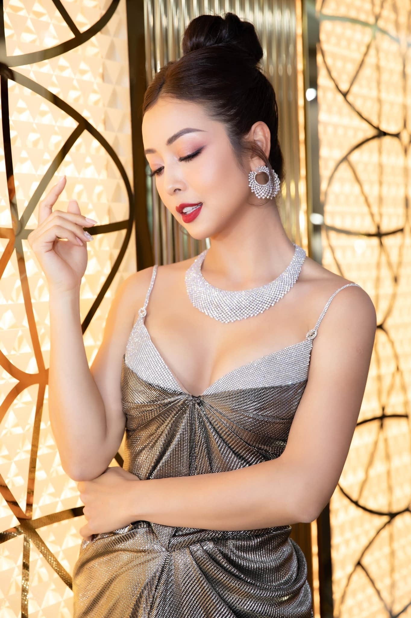 hoa hau jennifer pham dep rang ngoi o tuoi 37 hinh 1