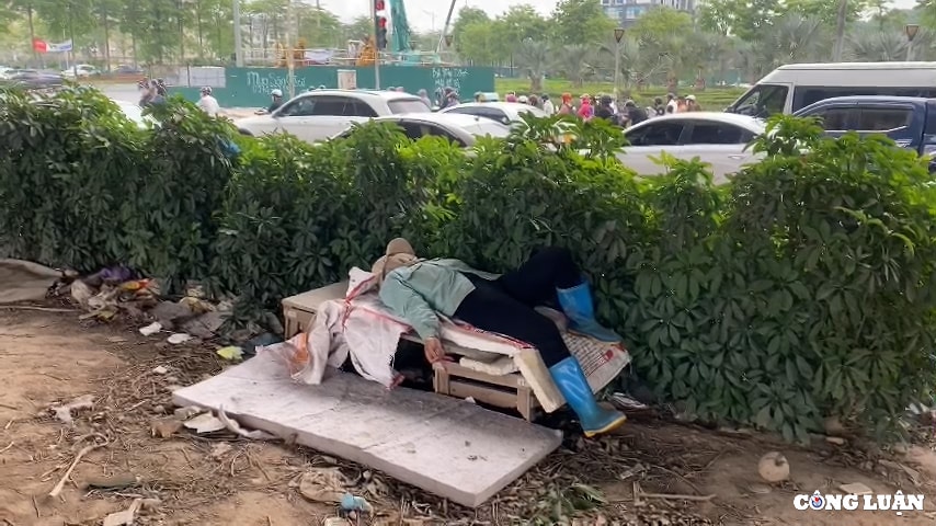 dai phan cach duong vanh dai 3 ha noi bi bien thanh bai do rac hinh 11
