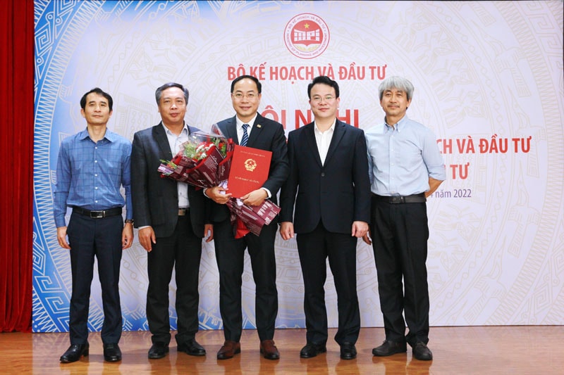 ong dang tuan khanh duoc bo nhiem chuc danh uy vien ban bien tap bao dau tu hinh 1