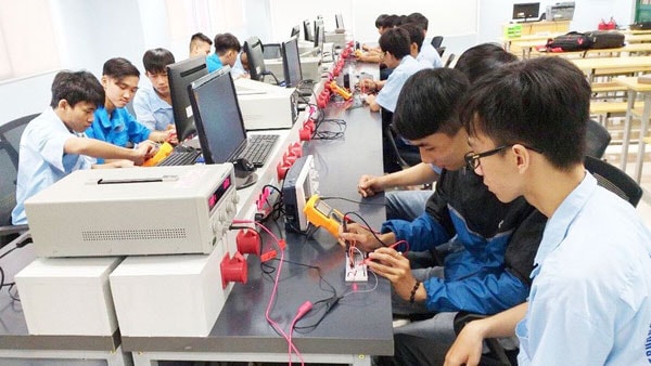 truong nghe khong duoc day chuong trinh pho thong tu khoa 2022 2023 hinh 1