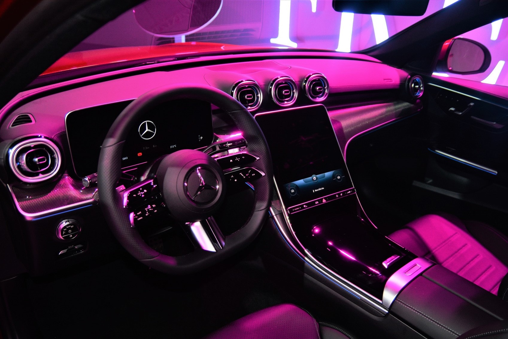 mercedes benz c class 2022 ra mat viet nam co 4 phien ban gia tu 1669 ty dong hinh 2