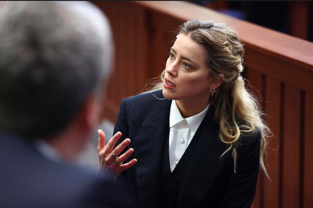 amber heard  vo cu cua johnny depp bi chuan doan roi loan nhan cach hinh 3