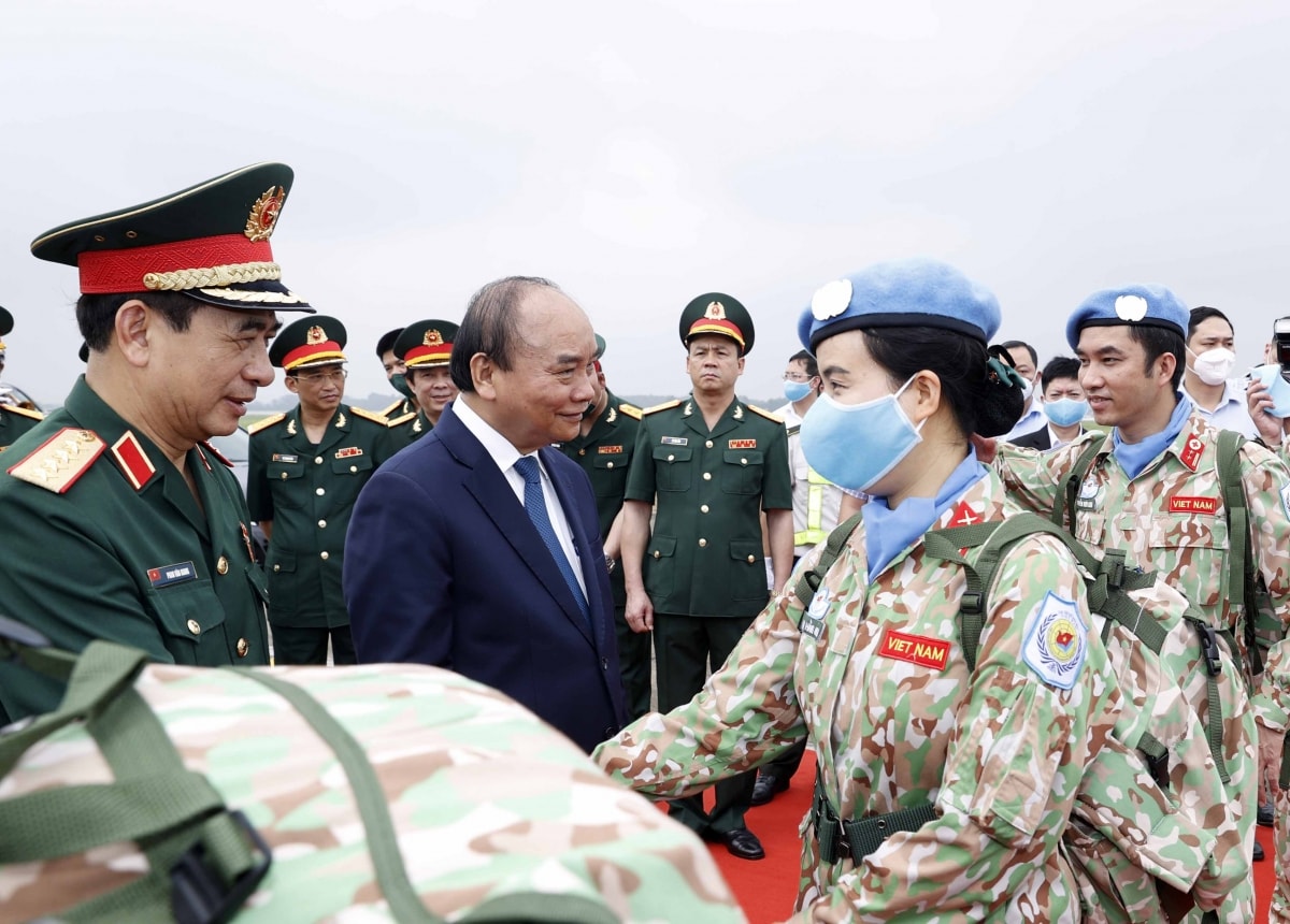 cac chien si mu noi xanh da lam toa sang hinh anh dat nuoc con nguoi viet nam yeu hoa binh hinh 2