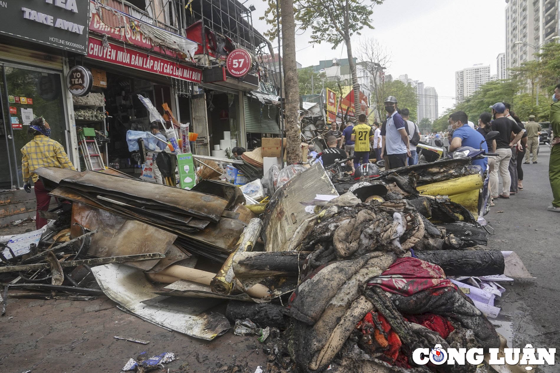 ha noi chay lon tren duong nguyen hoang luc rang sang nhieu tai san bi thieu rui hinh 8