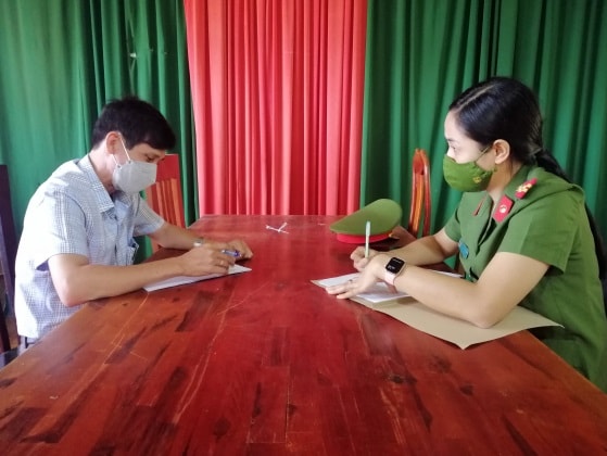 nguyen pho chu tich huyen la grai bi khoi to vi ky hang loat so do tu ho so gia hinh 2