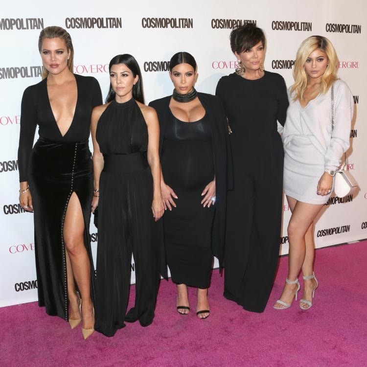 kim kardashian va pete davidson tinh tu o le trao giai mark twain 2022 hinh 3