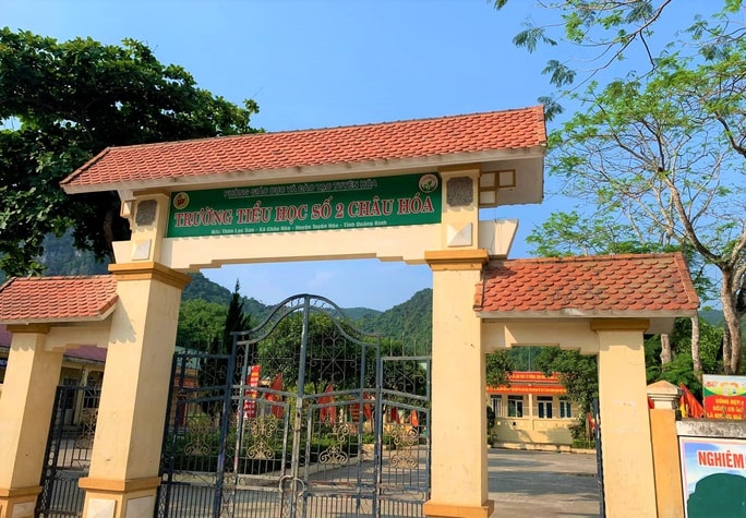 ap luc no nan hieu truong mang so do cua truong di cam co vay nang lai hinh 1