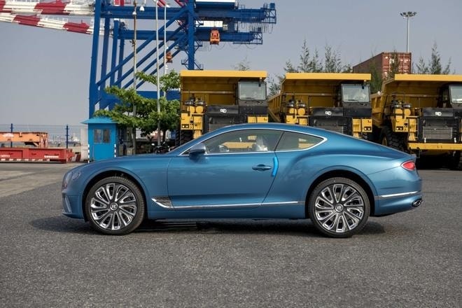 can canh bentley continental gt v8 mulliner dau tien tai viet nam hinh 2