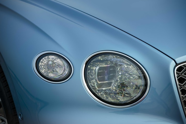 can canh bentley continental gt v8 mulliner dau tien tai viet nam hinh 3