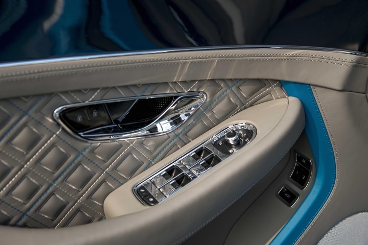 can canh bentley continental gt v8 mulliner dau tien tai viet nam hinh 8