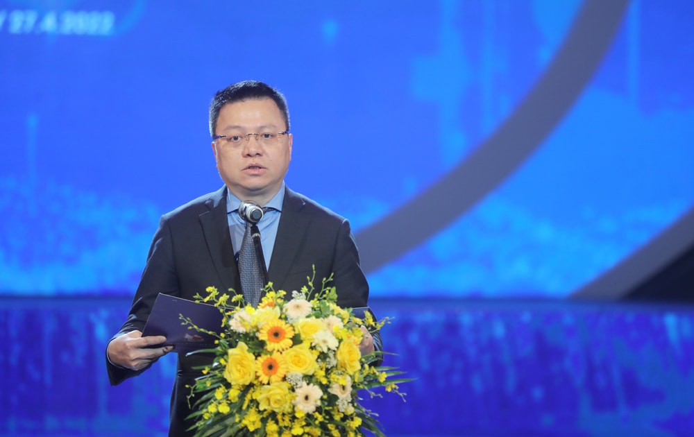 hao khi viet nam ton vinh bieu tuong sang ngoi cua chu nghia anh hung cach mang hinh 1