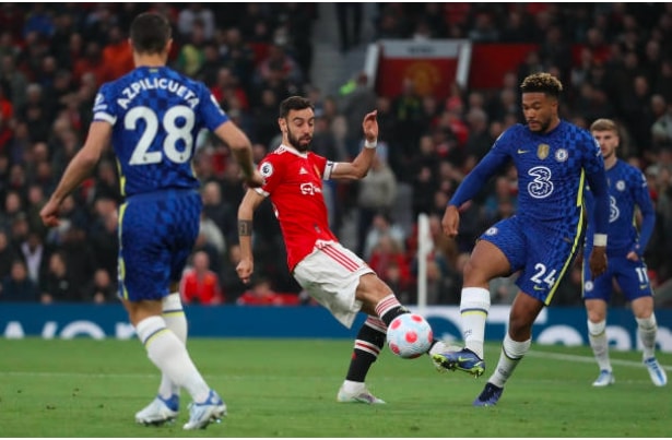 ronaldo toa sang man utd hoa 1 1 chelsea tren san nha hinh 4