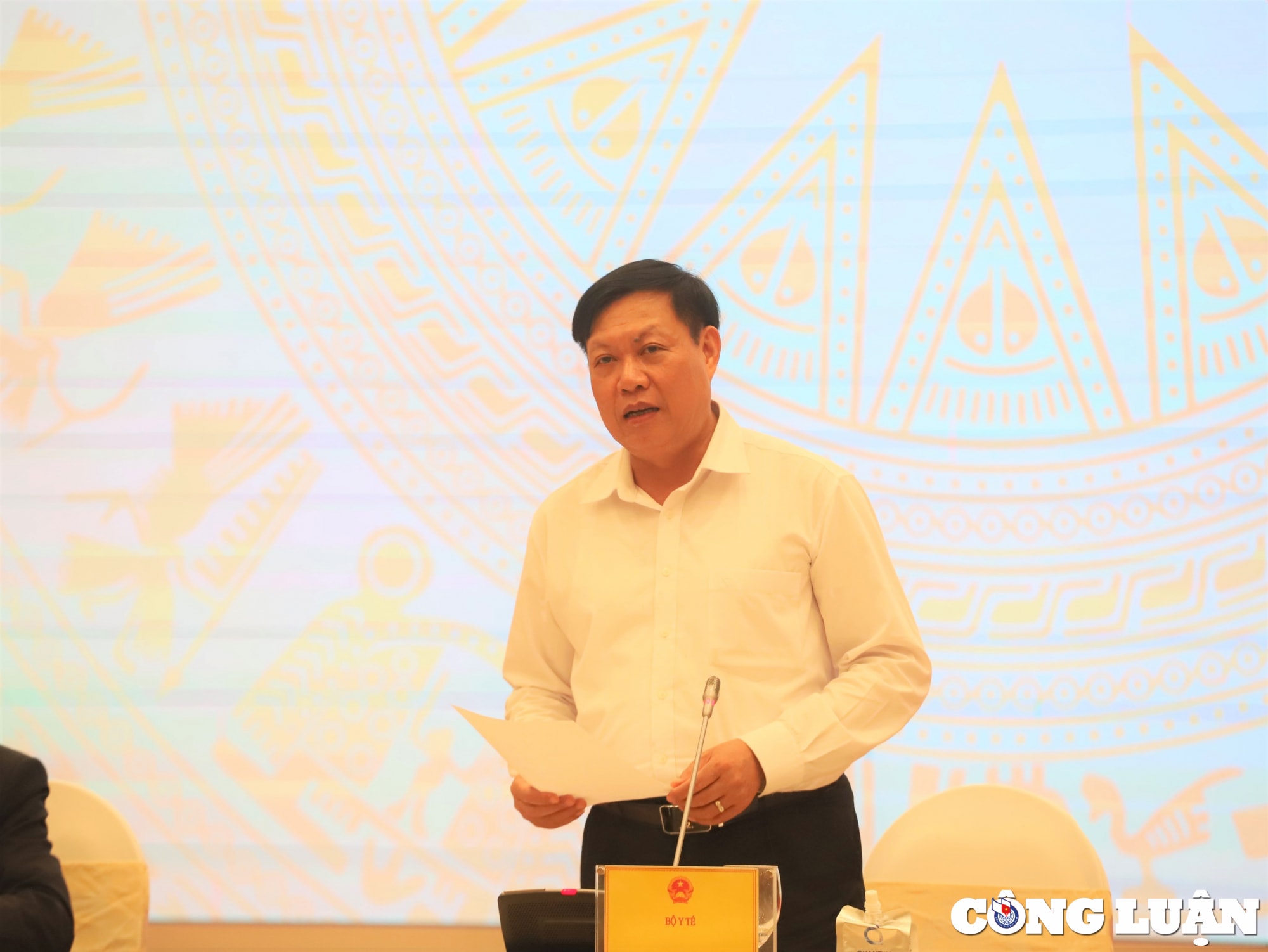 thu truong bo y te do xuan tuyen the gioi chua coi covid 19 la benh truyen nhiem thong thuong hinh 1