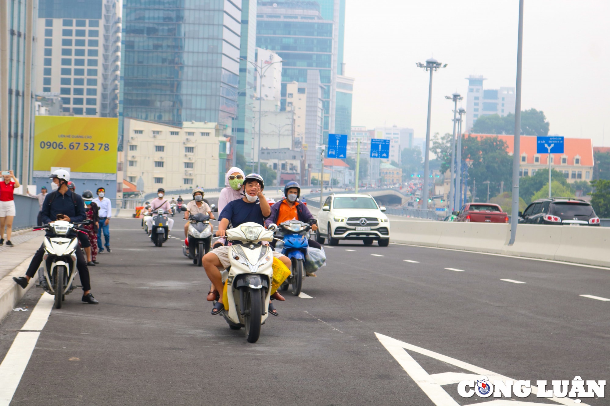 ngay dau di hoc di lam bang cau thu thiem 2 nguoi dan tp hcm vui mung vi het so tre gio hinh 6