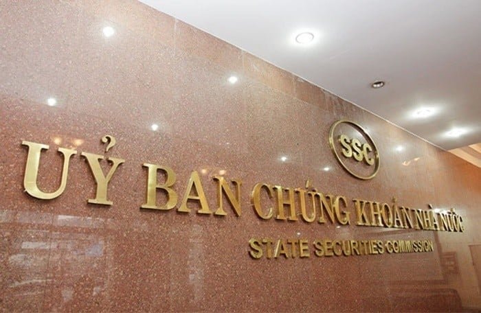 nong khoi to bat giam mot pho vu truong thuoc uy ban chung khoan nha nuoc hinh 1