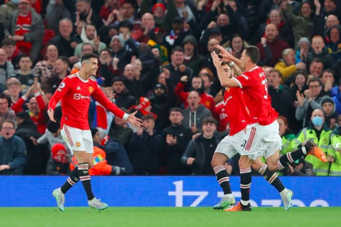 ronaldo toa sang man utd hoa 1 1 chelsea tren san nha hinh 2