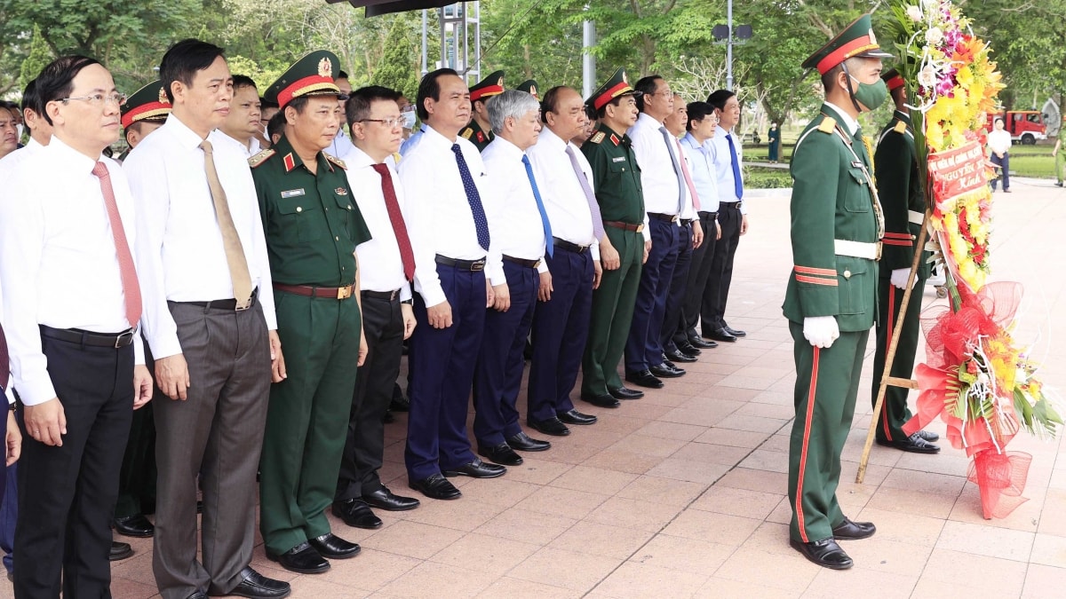vang mai khuc trang ca 81 ngay dem chien dau bao ve thanh co quang tri hinh 1