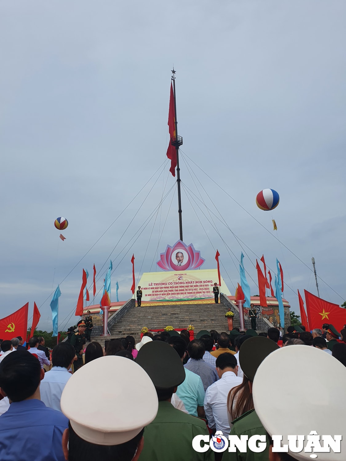 chu tich nuoc nguyen xuan phuc du le thuong co thong nhat non song tai quang tri hinh 3