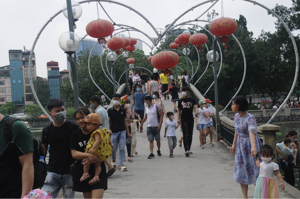 nguoi dan thu do do xo den cong vien dip nghi le 30 4 1 5 hinh 3