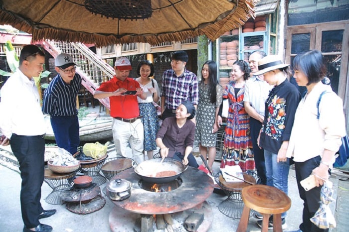 khai truong tuyen pho di bo thanh co son tay thuc day thuong mai dich vu du lich hinh 2