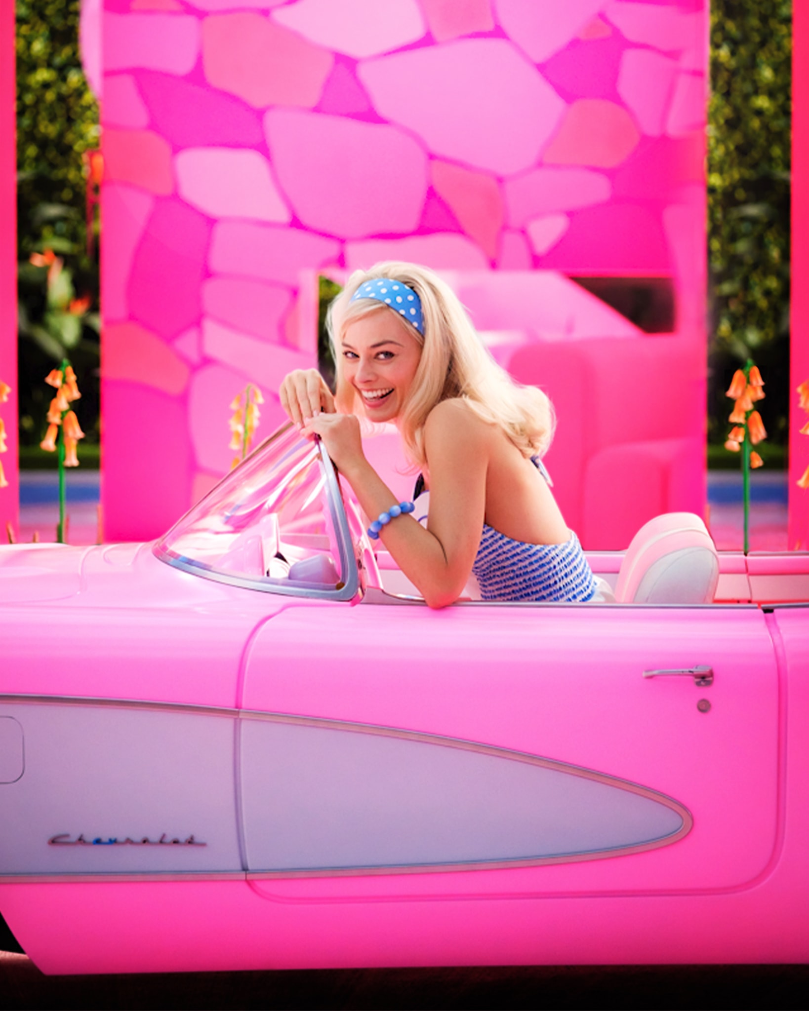 co nang sieu quay harley quinn hoa bup be barbie tren man anh hinh 1