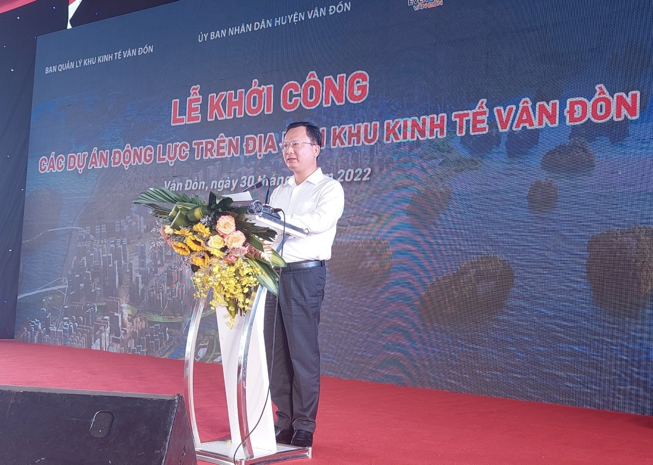 hang trieu luot khach du lich se do ve khu kinh te van don quang ninh moi nam hinh 1
